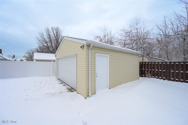 1653 Douglas Road, Wickliffe, OH 44092