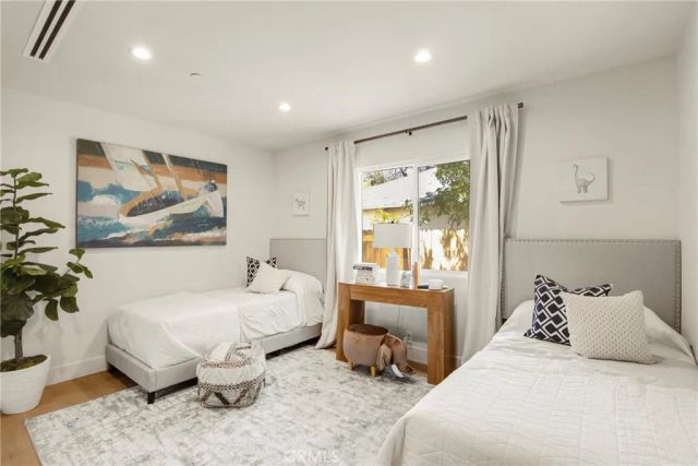 5944 Lasaine, Encino, CA 91316