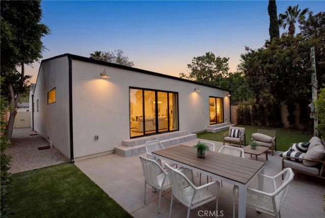 5944 Lasaine, Encino, CA 91316