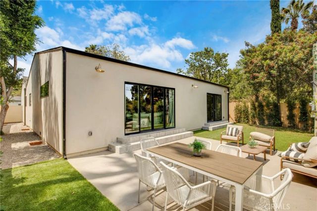 5944 Lasaine, Encino, CA 91316