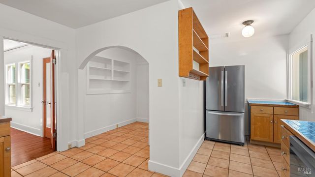 1160 Carr Ave, Santa Rosa, CA 95404