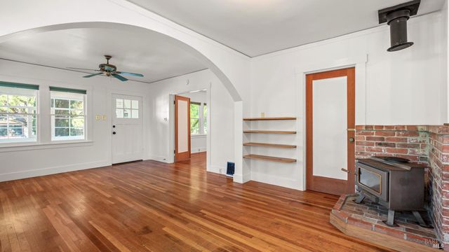 1160 Carr Ave, Santa Rosa, CA 95404