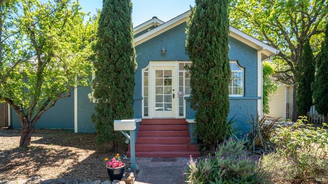 1160 Carr Ave, Santa Rosa, CA 95404