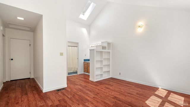 1160 Carr Ave, Santa Rosa, CA 95404