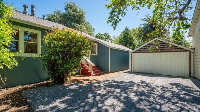 1160 Carr Ave, Santa Rosa, CA 95404