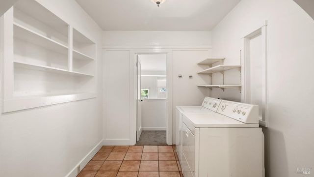 1160 Carr Ave, Santa Rosa, CA 95404