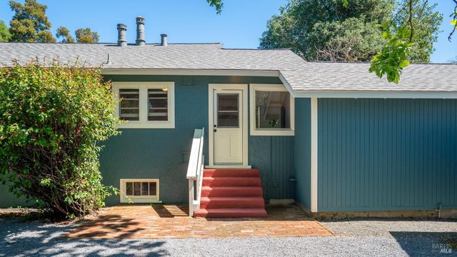 1160 Carr Ave, Santa Rosa, CA 95404