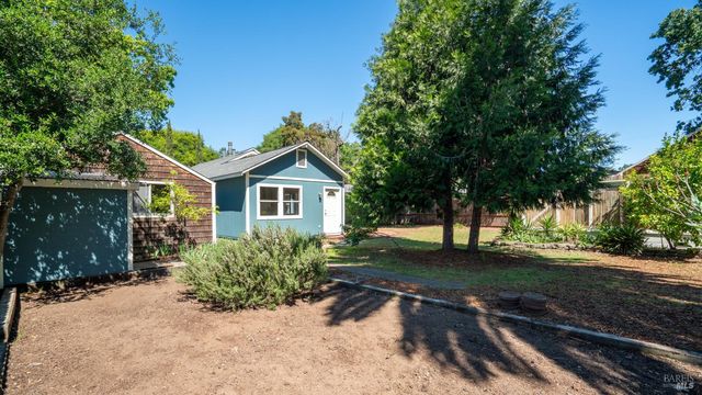 1160 Carr Ave, Santa Rosa, CA 95404
