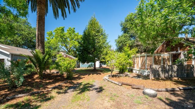 1160 Carr Ave, Santa Rosa, CA 95404