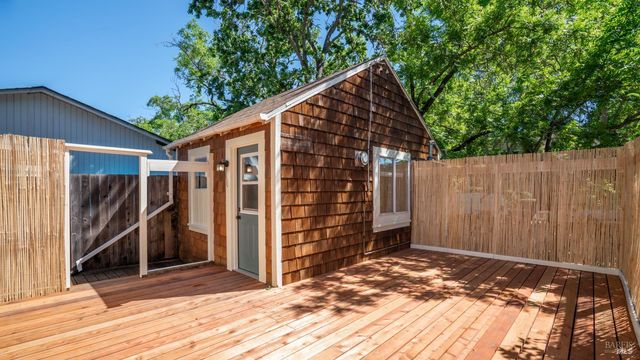 1160 Carr Ave, Santa Rosa, CA 95404