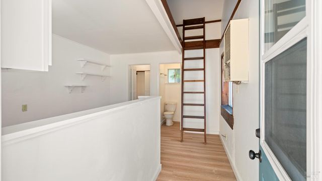 1160 Carr Ave, Santa Rosa, CA 95404