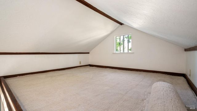 1160 Carr Ave, Santa Rosa, CA 95404