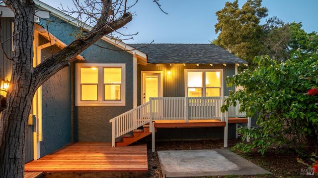 1160 Carr Ave, Santa Rosa, CA 95404