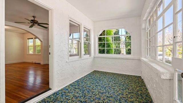 1160 Carr Ave, Santa Rosa, CA 95404