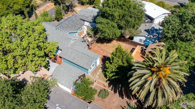 1160 Carr Ave, Santa Rosa, CA 95404