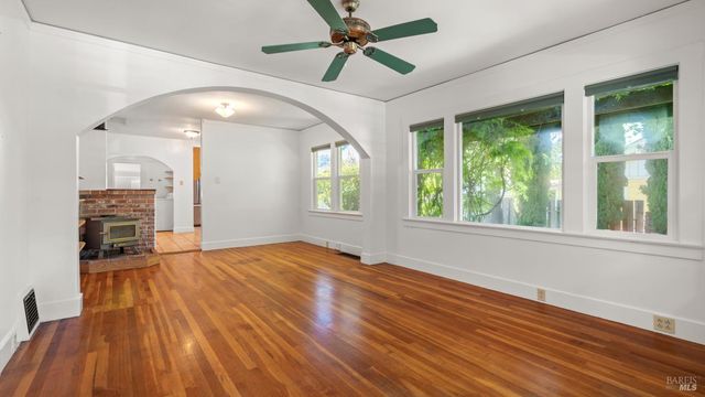 1160 Carr Ave, Santa Rosa, CA 95404