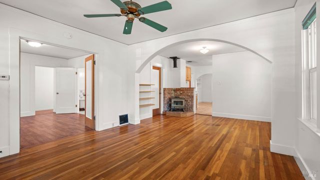 1160 Carr Ave, Santa Rosa, CA 95404