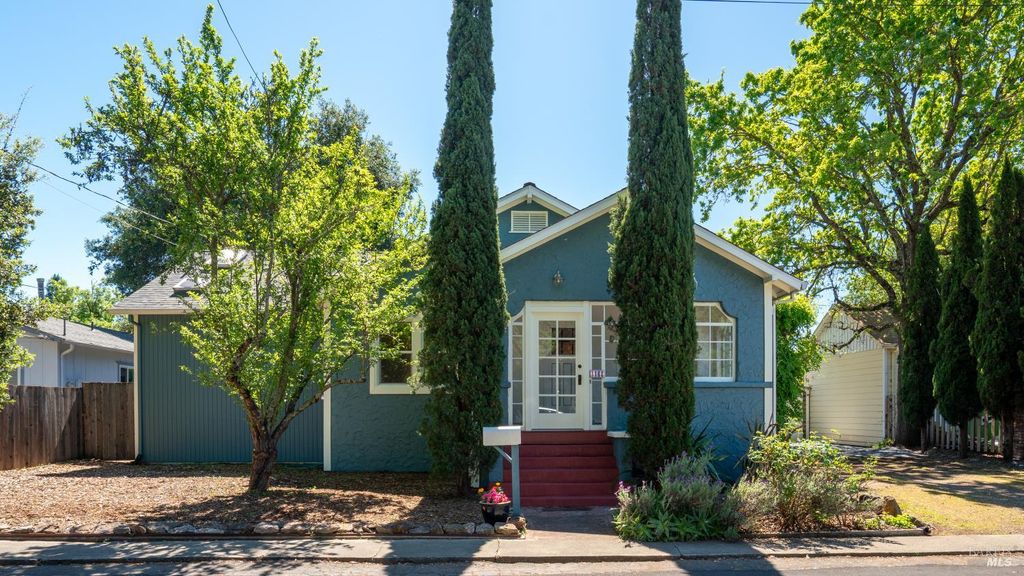 1160 Carr Ave, Santa Rosa, CA 95404