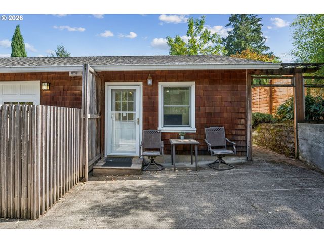 3530 Sw FALCON St, Portland, OR 97219