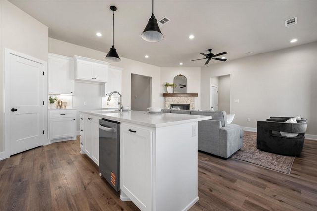 1404 Durham Avenue, Wolfforth, TX 79382