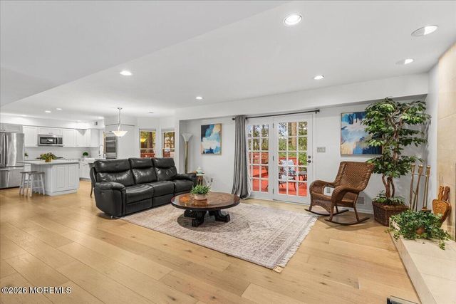 25 Winding Woods Way, Manalapan, NJ 07726