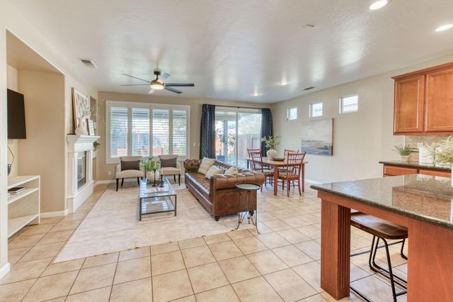 7206 E Dayton Avenue, Fresno, CA 93737