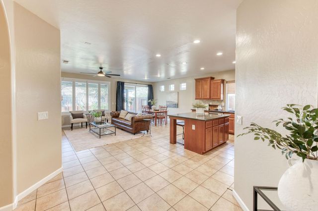 7206 E Dayton Avenue, Fresno, CA 93737