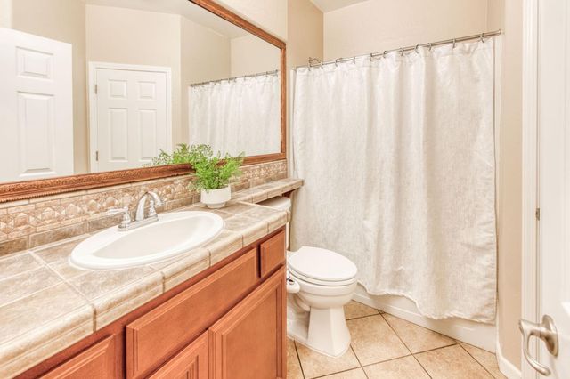 7206 E Dayton Avenue, Fresno, CA 93737