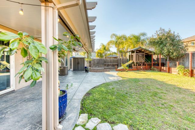 7206 E Dayton Avenue, Fresno, CA 93737