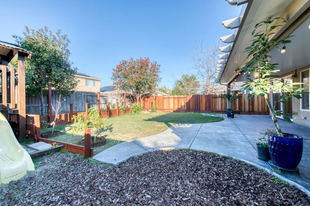 7206 E Dayton Avenue, Fresno, CA 93737