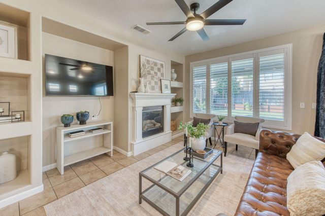 7206 E Dayton Avenue, Fresno, CA 93737