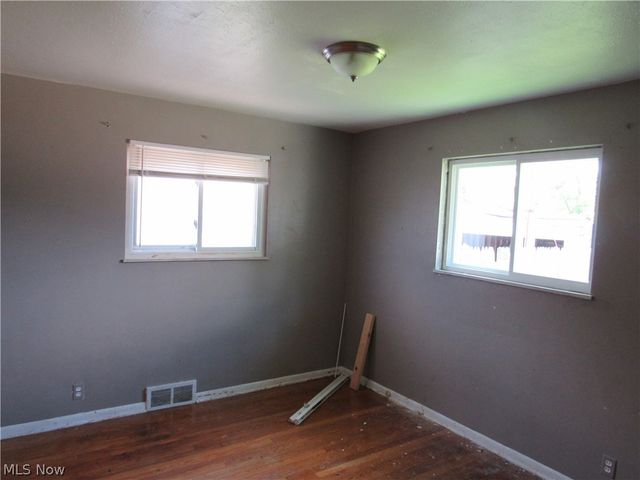 4680 Beechgrove Avenue, Garfield Heights, OH 44125