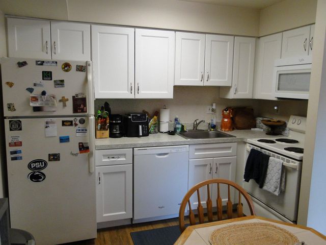 8 SHANNON DR, North Wales, PA 19454