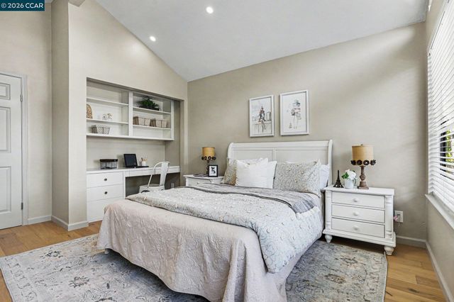 210 Carob Ln, Alameda, CA 94502