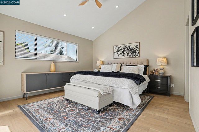 210 Carob Ln, Alameda, CA 94502