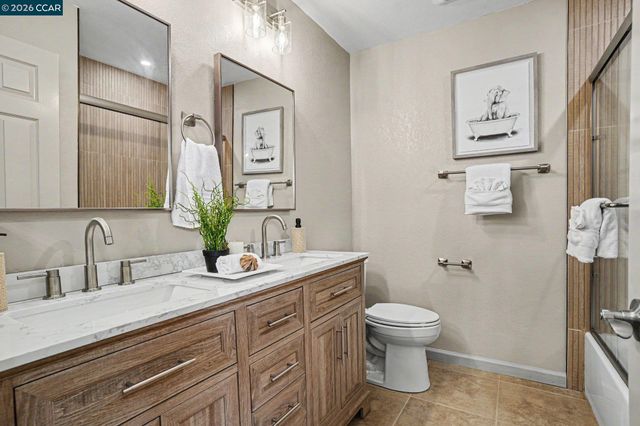 210 Carob Ln, Alameda, CA 94502