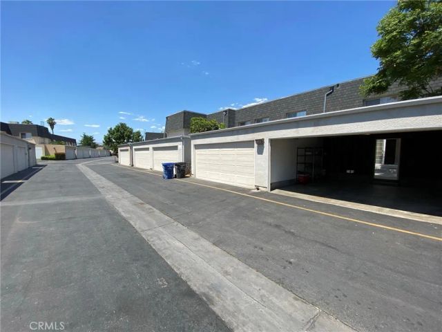 19200 Haynes Street 4, Reseda, CA 91335