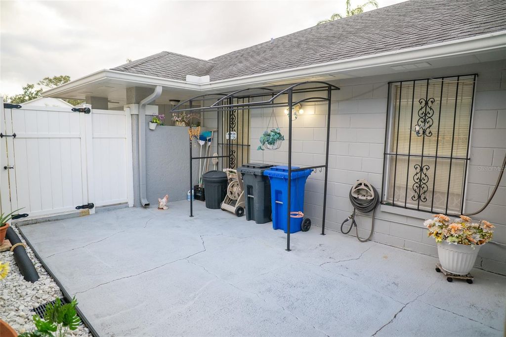 Image 25 of property listing at 6021 LEMON TREE COURT, Tampa, FL 33625