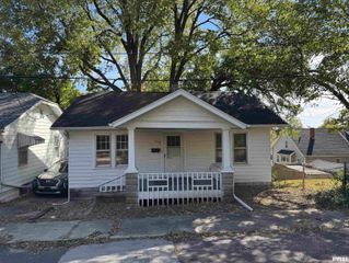 1420 NE GREENLEAF Street, Peoria, IL 61603