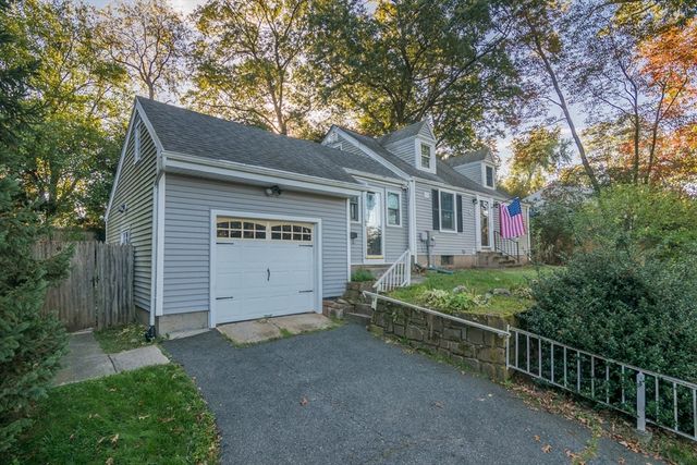 95 Benz St, Springfield, MA 01118