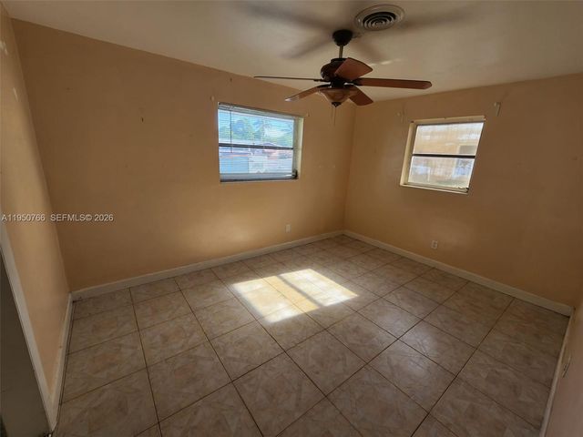 9438 SW 51st St, Cooper City, FL 33328