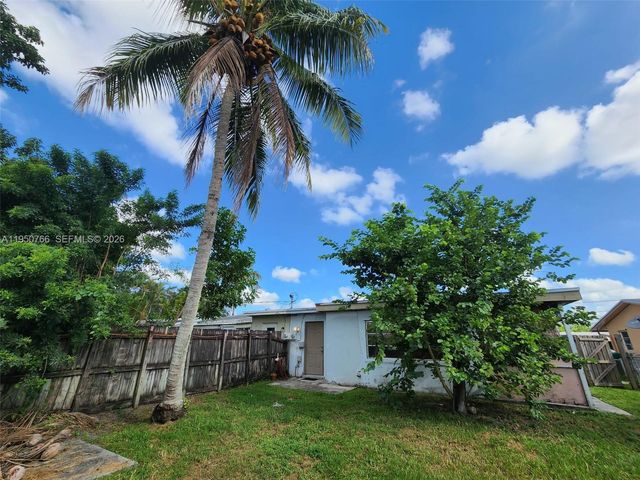 9438 SW 51st St, Cooper City, FL 33328