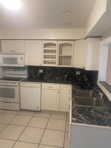 9438 SW 51st St, Cooper City, FL 33328