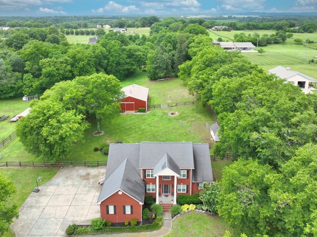 107 Greenfield Ln, Castalian Springs, TN 37031