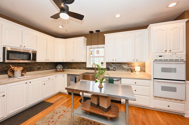 107 Greenfield Ln, Castalian Springs, TN 37031
