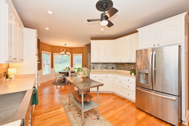 107 Greenfield Ln, Castalian Springs, TN 37031