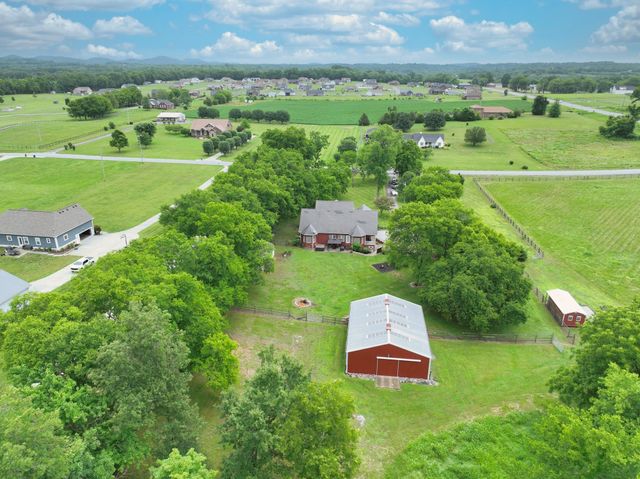 107 Greenfield Ln, Castalian Springs, TN 37031