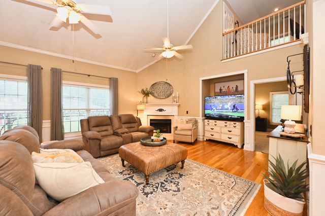 107 Greenfield Ln, Castalian Springs, TN 37031