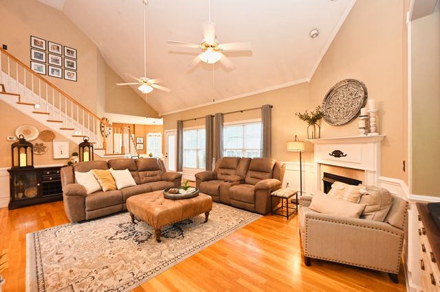 107 Greenfield Ln, Castalian Springs, TN 37031