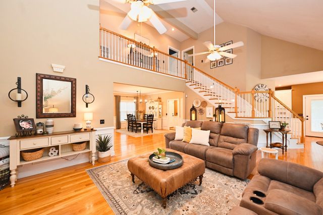 107 Greenfield Ln, Castalian Springs, TN 37031